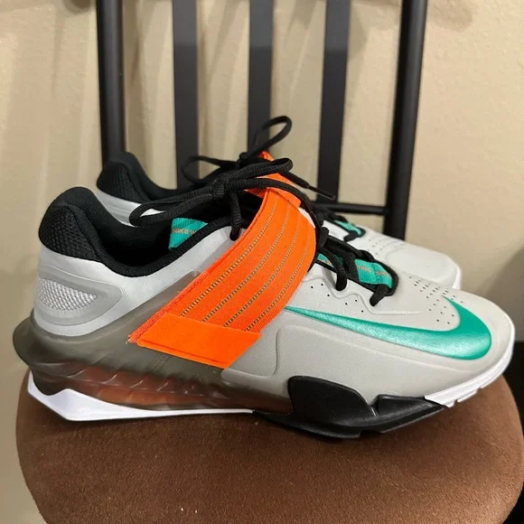 Nike Savaleos- Men's Size 11 - Picture 6 of 9